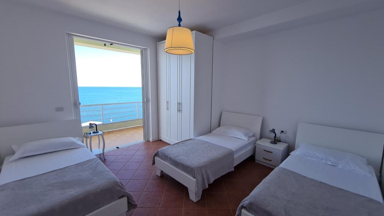 Sarande Barracuda View Apartment Bagian luar foto